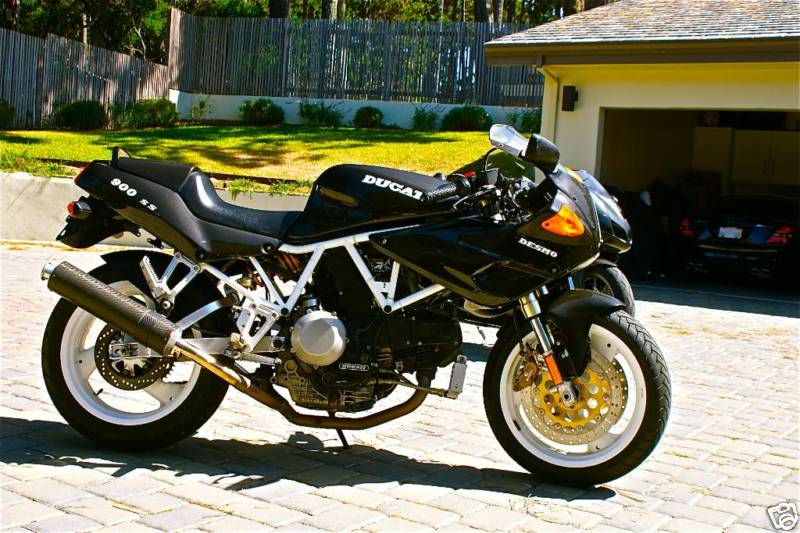 In the Best Tradition - 1992 Ducati 900SS - Rare 