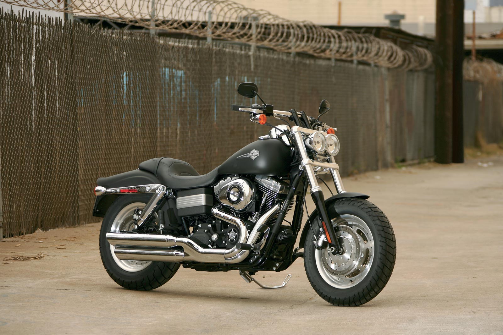 Harley-Davidson Dyna Fat Bob Dark Custom #5