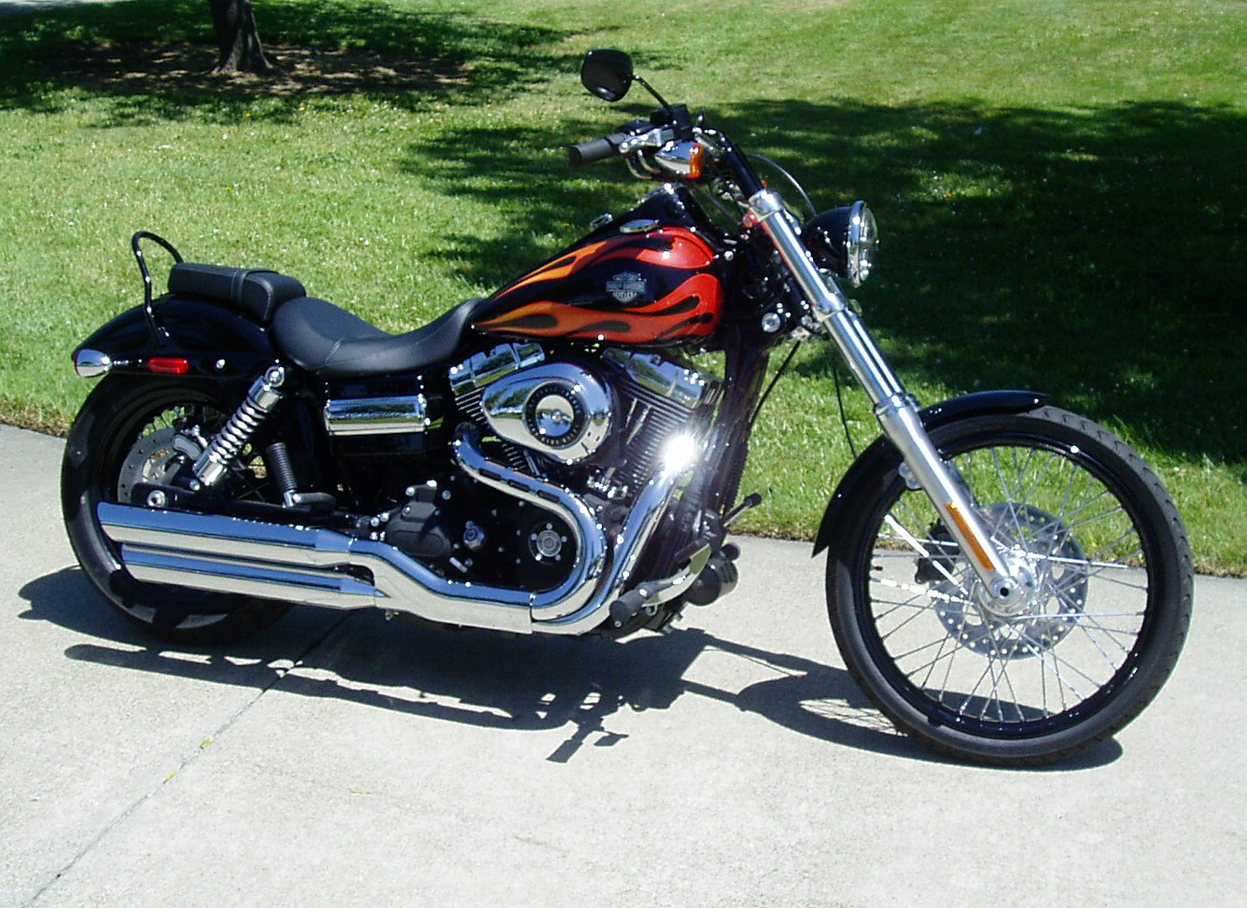 2013 Harley Davidson Dyna Wide Glide Moto ZombDrive
