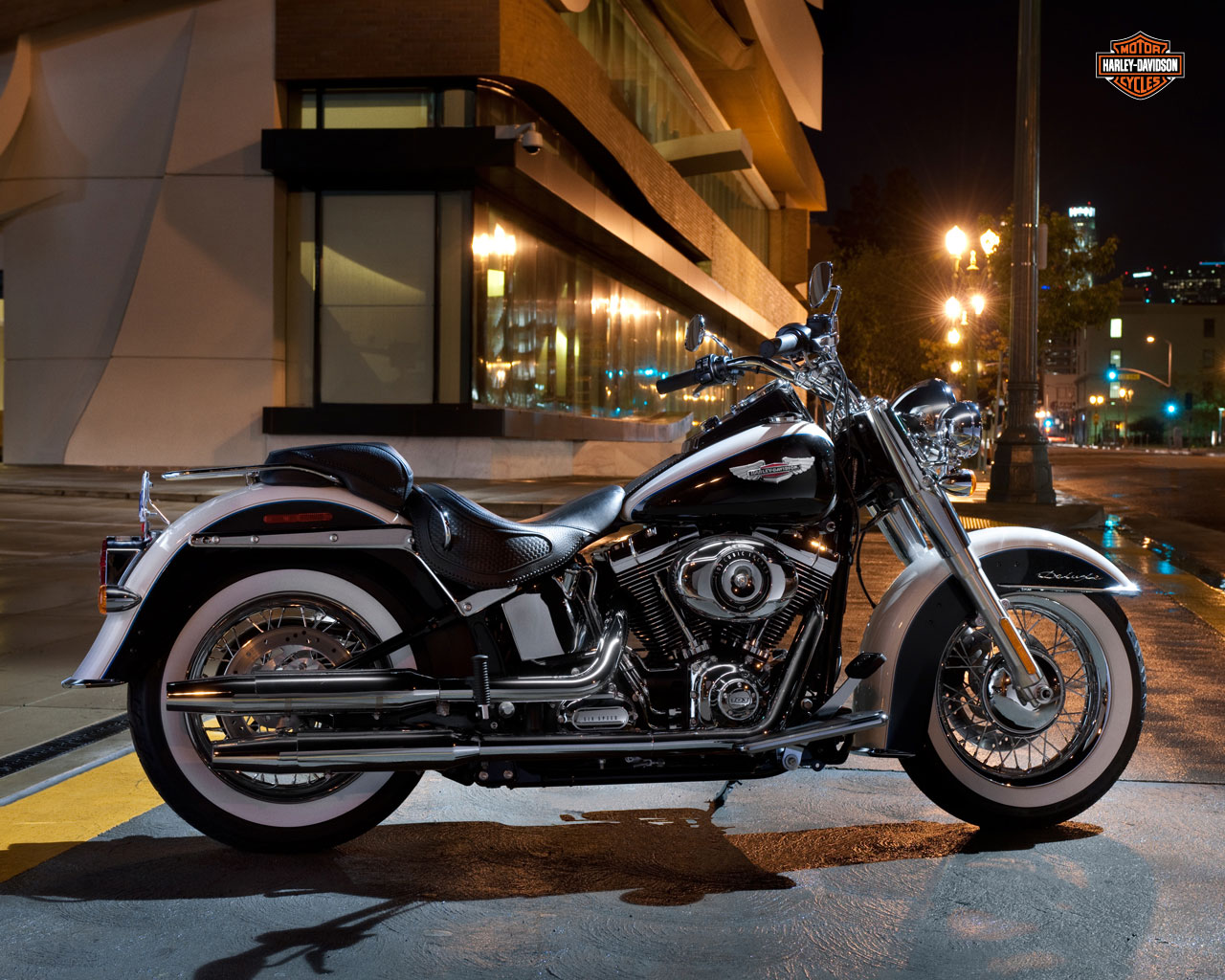 Harley-Davidson Softail Deluxe #5