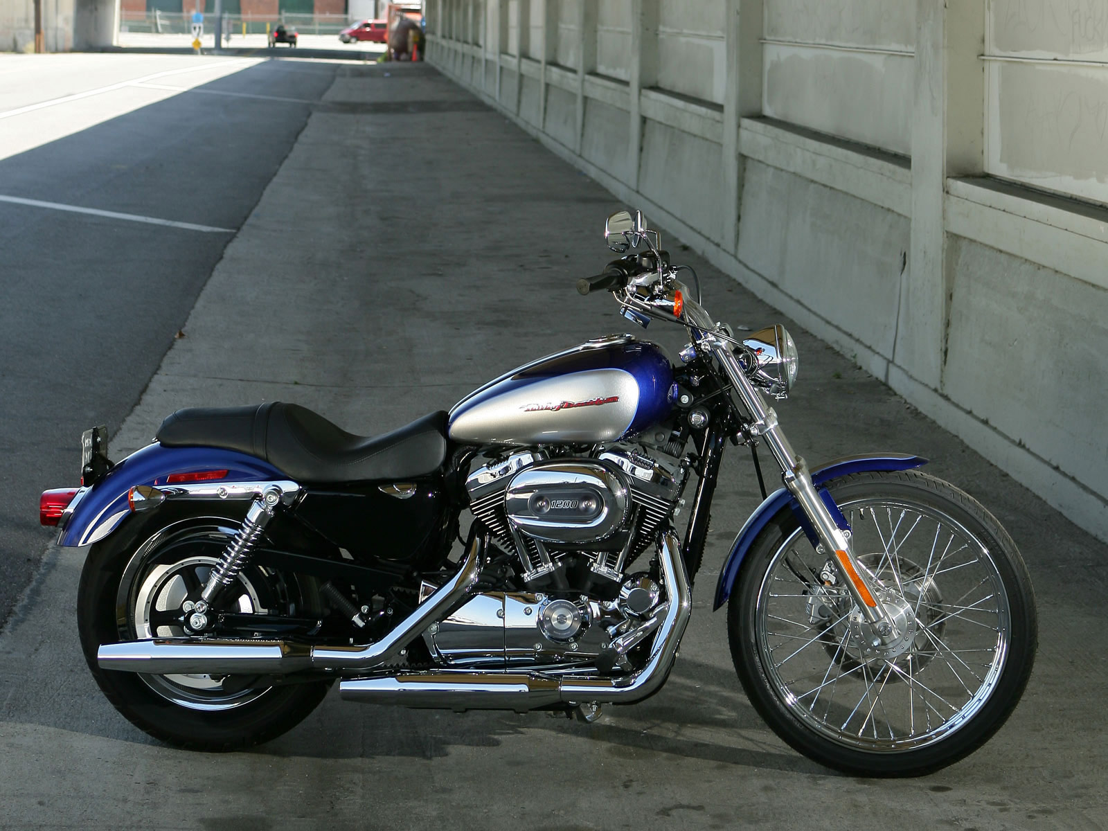 Harley-Davidson XL1200C Sportster Custom #7