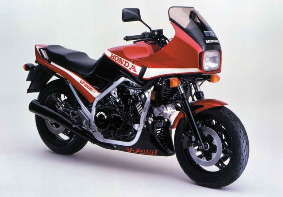 1987 Honda VF1000F - Moto.ZombDrive.COM