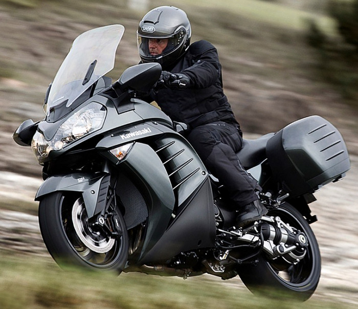 han Betinget forkorte 2014 Kawasaki 1400 GTR - Moto.ZombDrive.COM