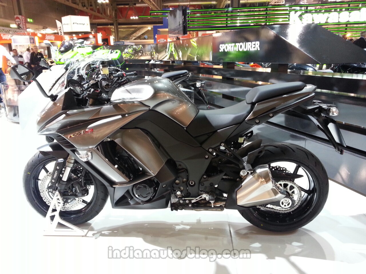 2014 Kawasaki Z1000SX Moto.ZombDrive.COM