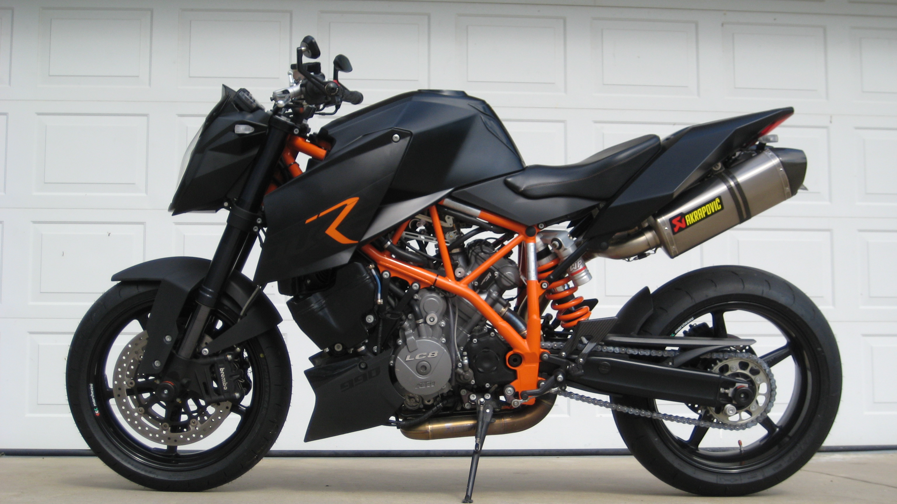 2013 KTM 990 SM T Review - Top Speed