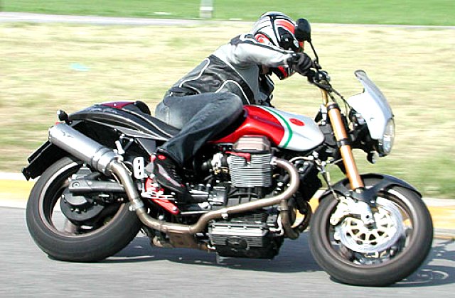 2004 Moto Guzzi V11 Coppa Italia - Moto.ZombDrive.COM
