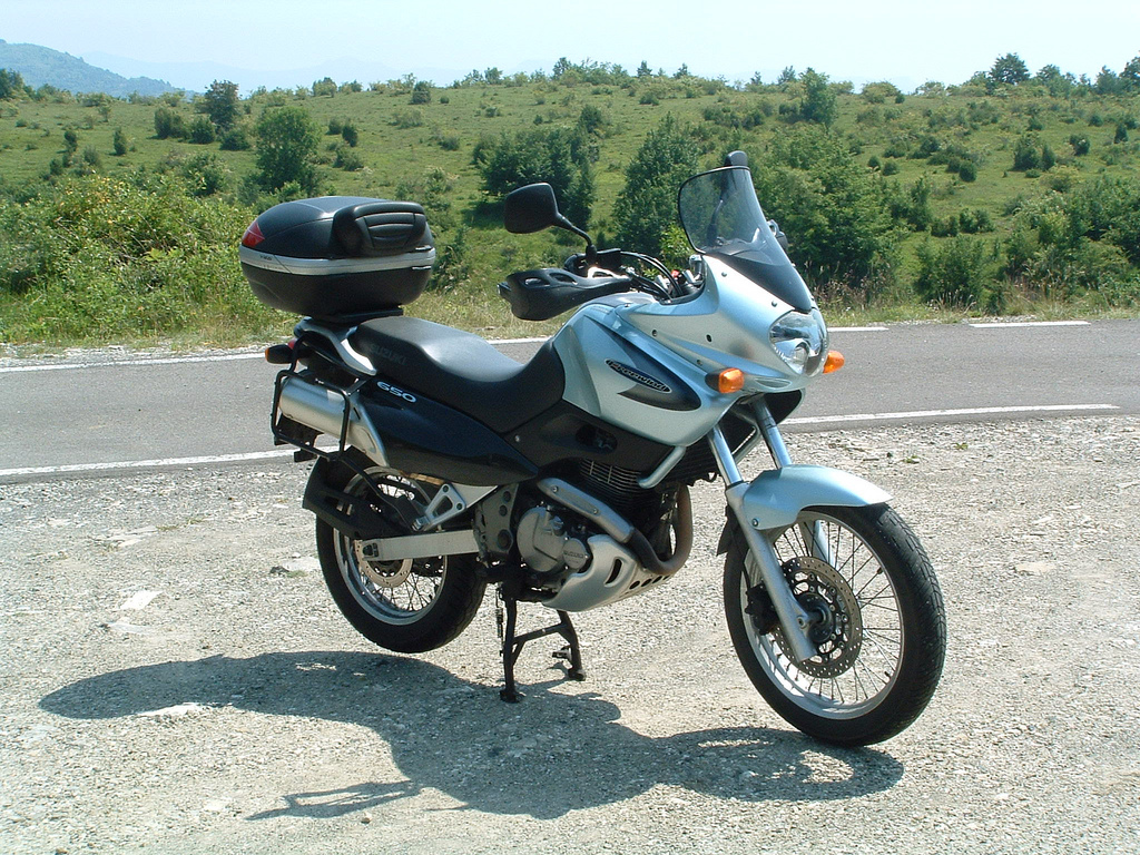 2003 Suzuki XF 650 Freewind - Moto.ZombDrive.COM