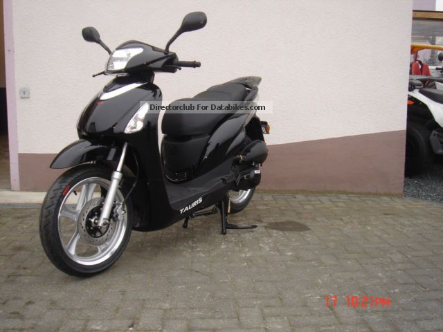 Tauris Avenida 125 4T: a good example of urban scooter #3