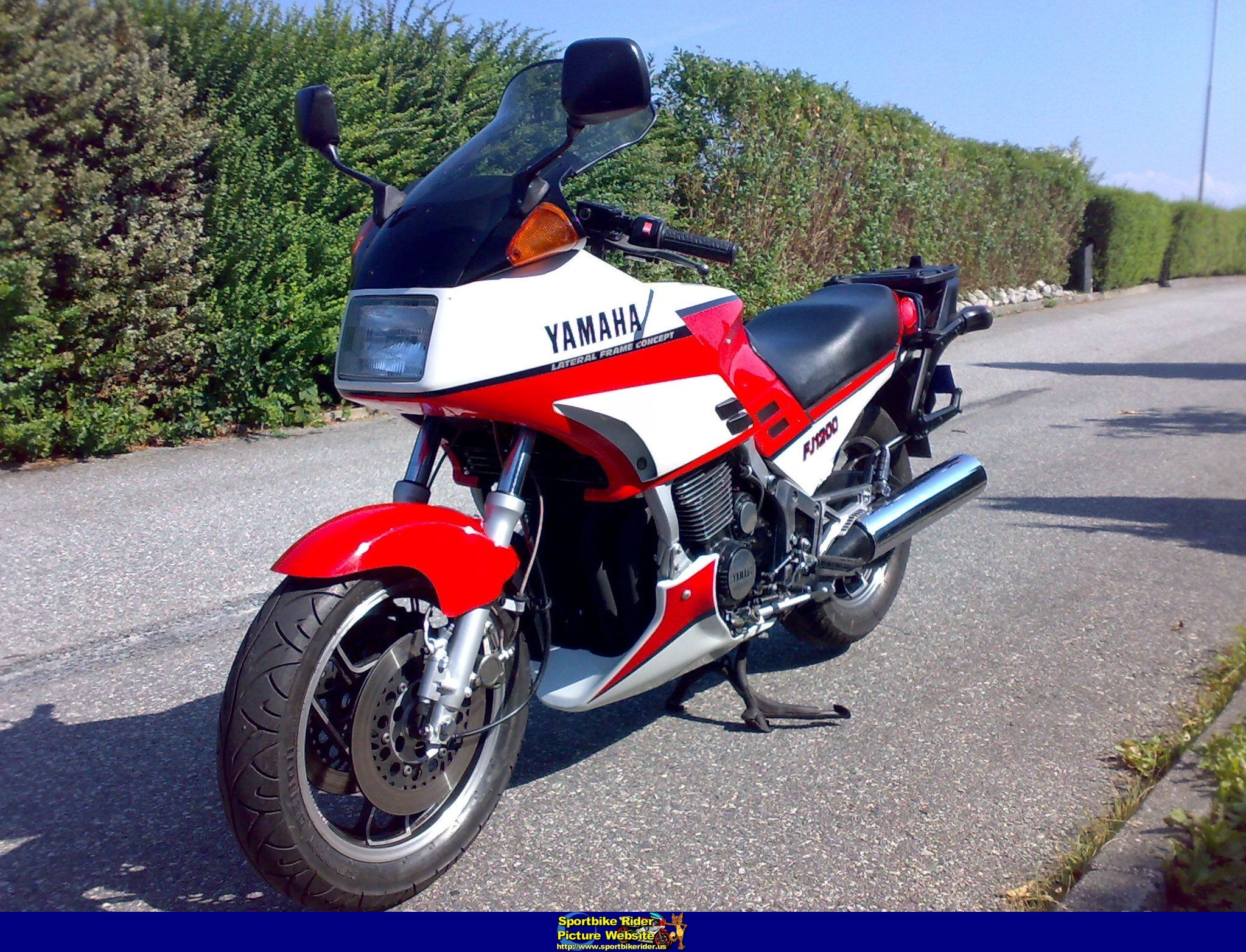 1992 Yamaha FJ 1200 ABS: pics, specs and information - onlymotorbikes.com