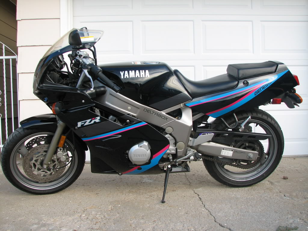 1992 Yamaha FZR 600 #4