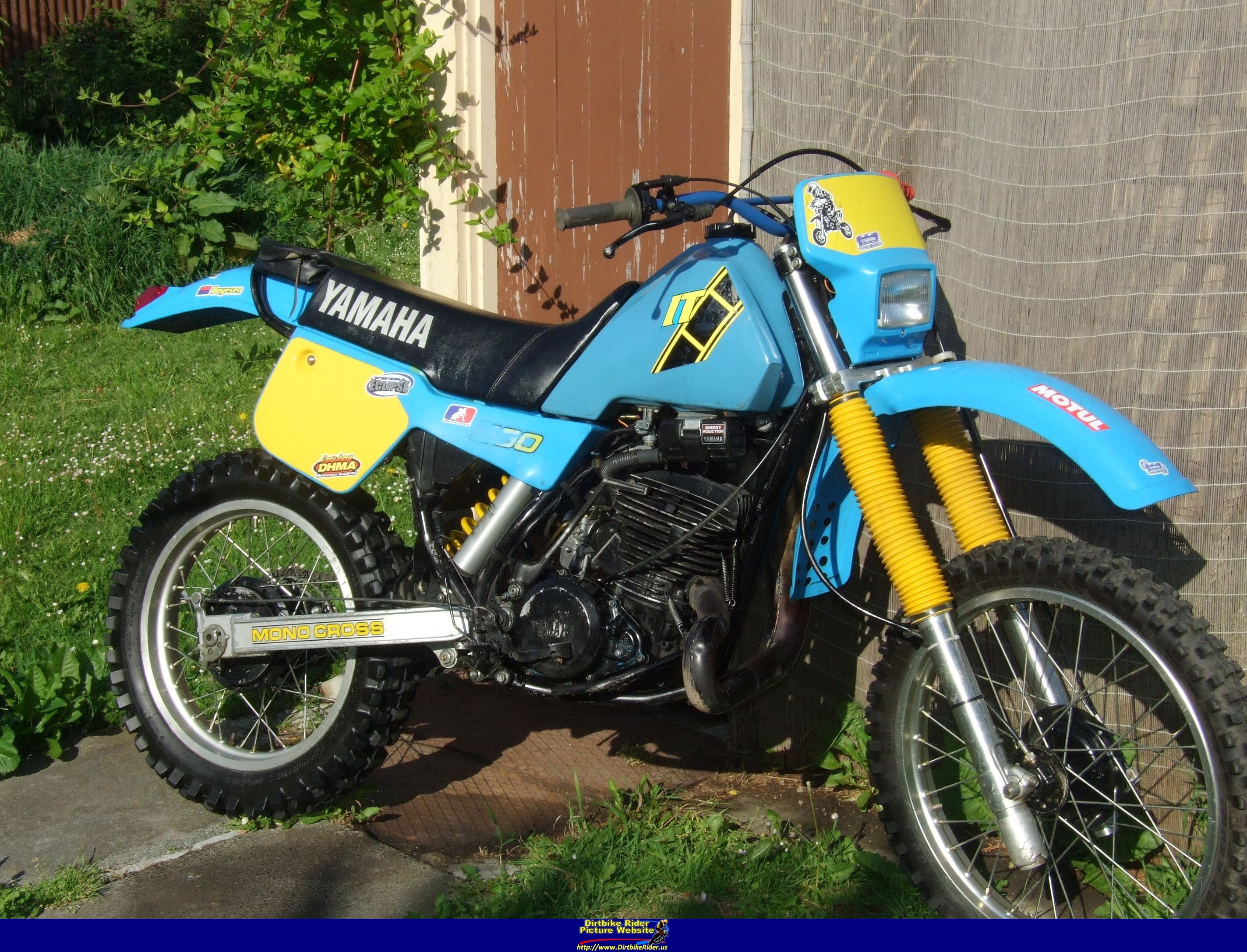 1983-yamaha-it-490-moto-zombdrive-com
