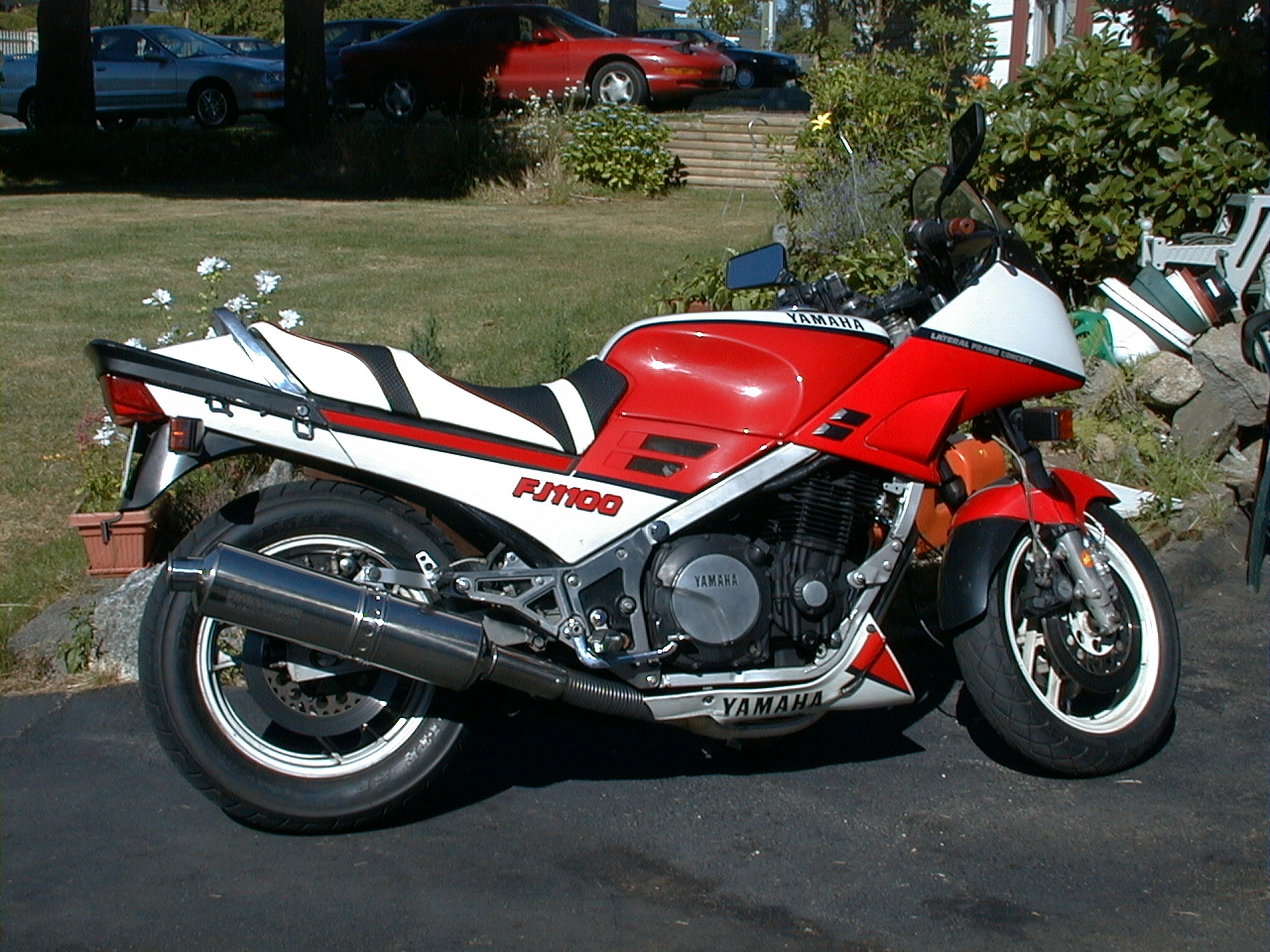 Yamaha RD 350 F (reduced effect) 1985 #9