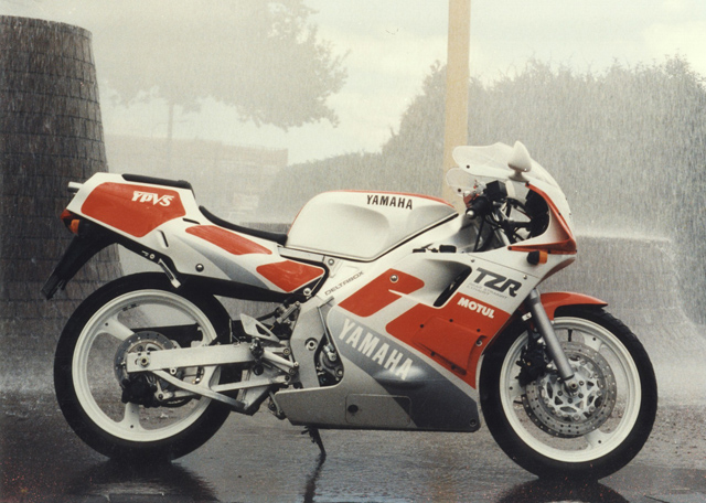 Yamaha TZR 250 1990 #4