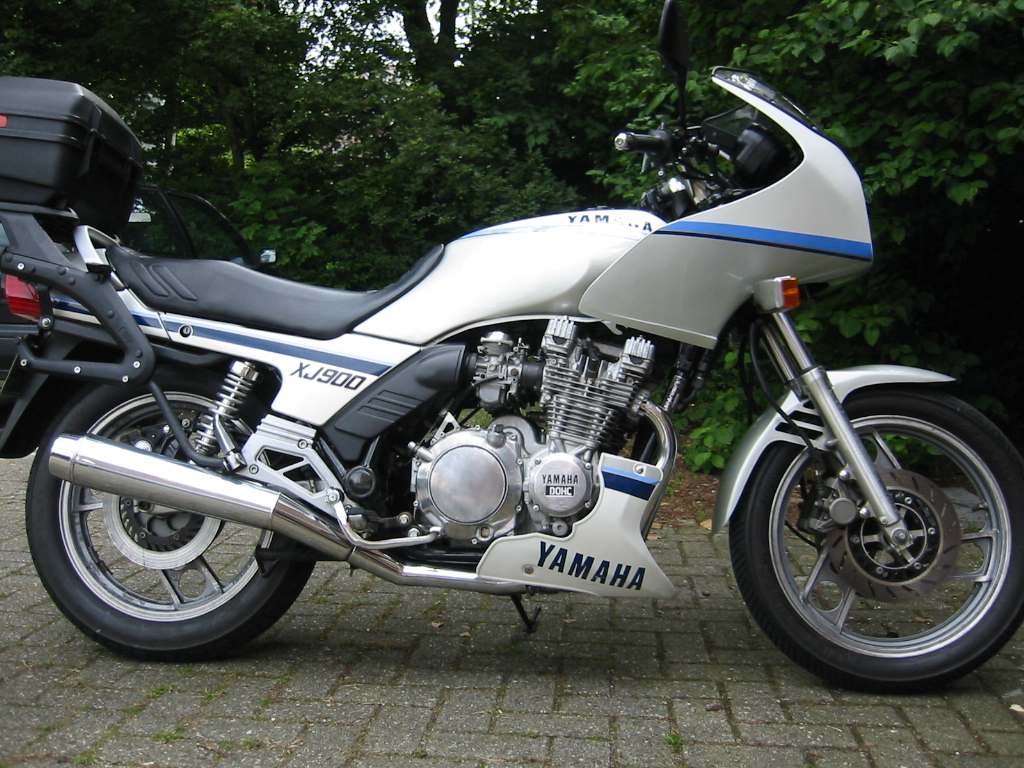 1990 Yamaha XJ 900 F - Moto.ZombDrive.COM