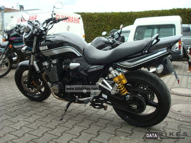 2011 Yamaha XJR 1300 #13