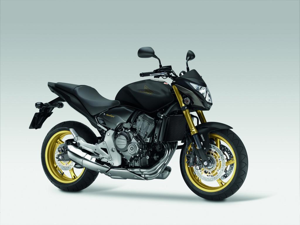 2010 Honda Naked Bikes Come with New Colors - autoevolution