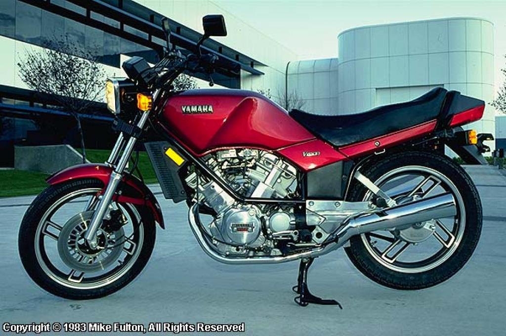 1983 Yamaha XZ 550 - Moto.ZombDrive.COM