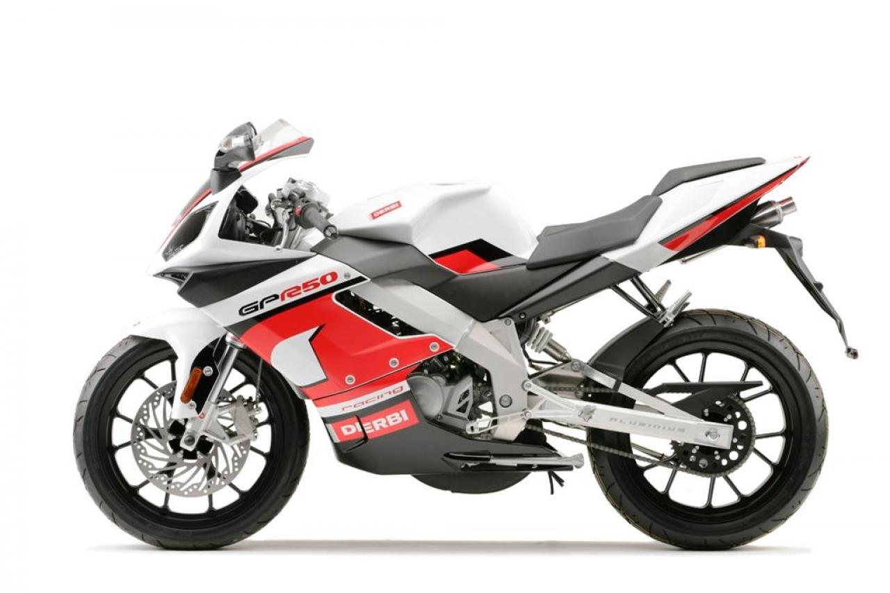 Precio y ficha técnica de la moto Derbi GPR 50 Nude 2009 