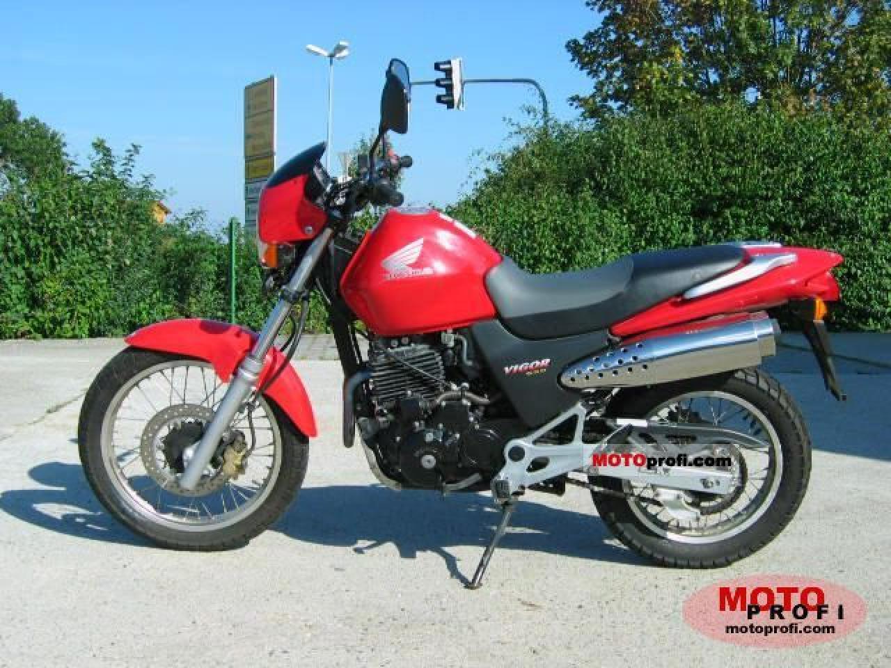 2000 Honda Vigor 650 - Moto.ZombDrive.COM