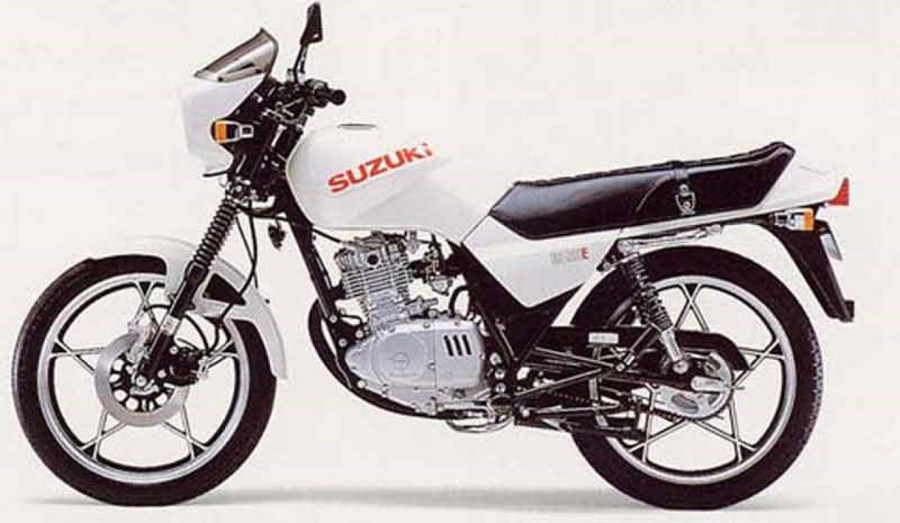 1982 Suzuki GS 125 ESZ - Moto.ZombDrive.COM