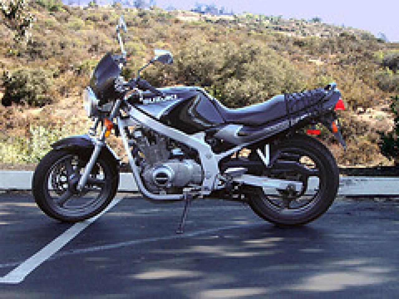 2000 Suzuki GS 500 E - Moto.ZombDrive.COM