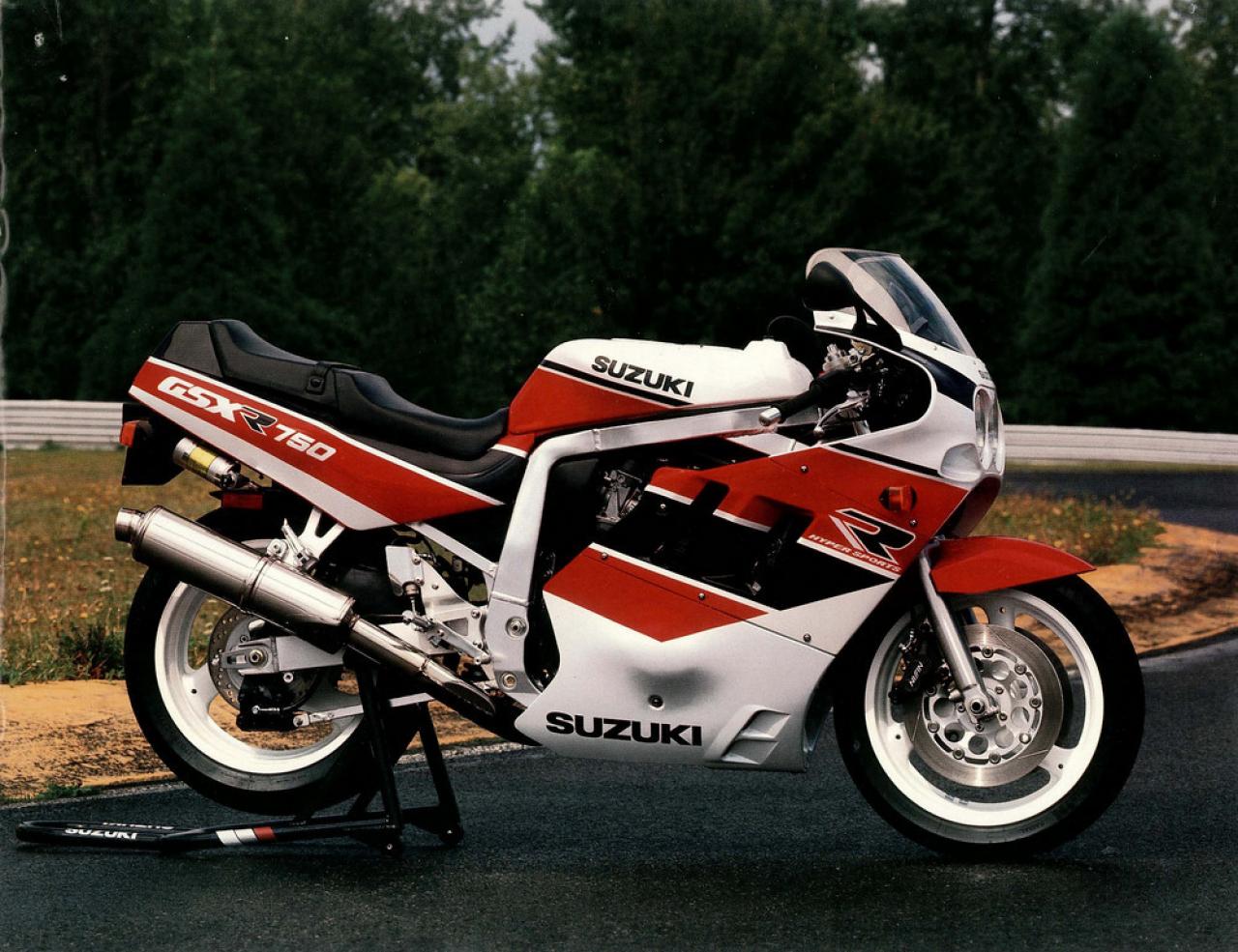 1990 Suzuki GSX 600 F (reduced effect)