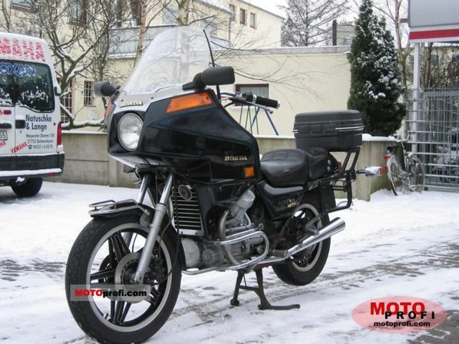 1983 Honda GL500 Silver Wing (reduced effect) - Moto 