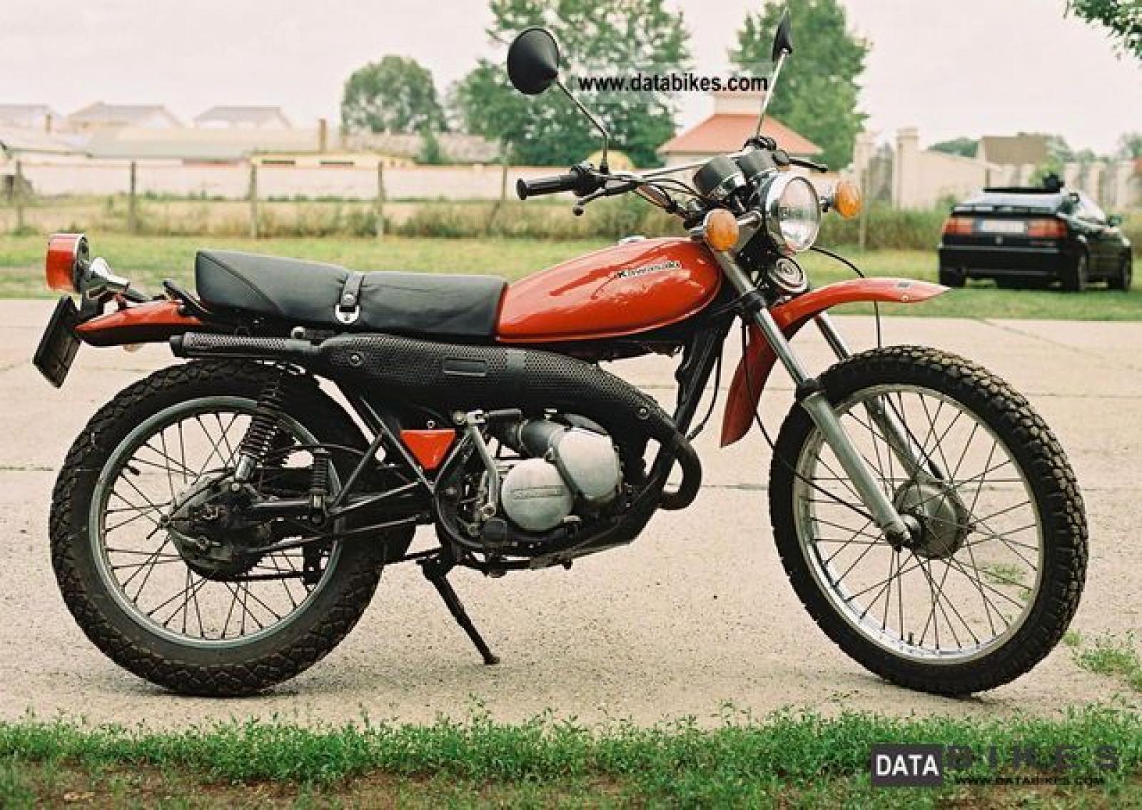 1980 Kawasaki KE125 - Moto.ZombDrive.COM