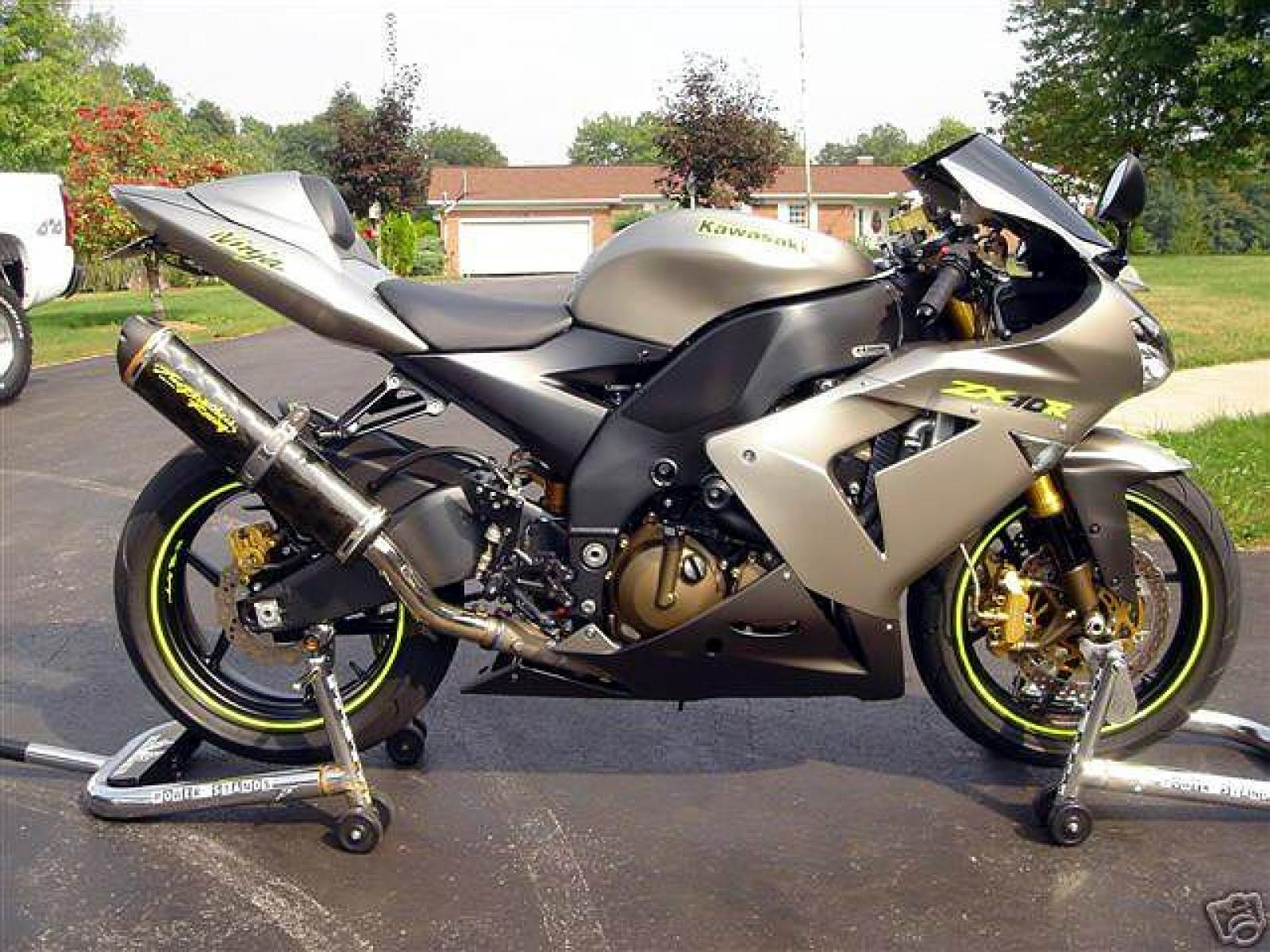Kawasaki Zx 10r 2004 2005 Review Specs Prices Mcn