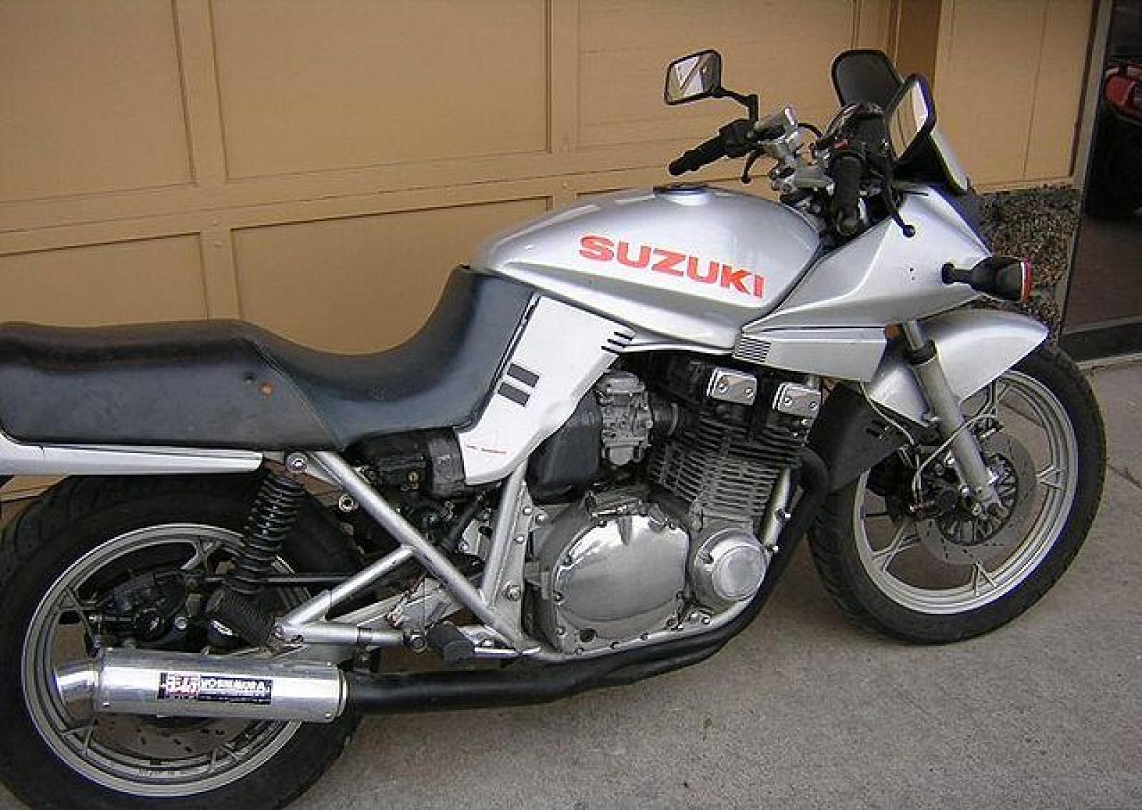 1982 Suzuki GS 550 M Katana - Moto.ZombDrive.COM