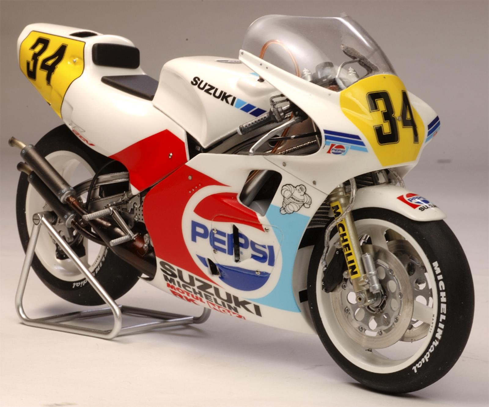Stunning Gamma: 1988 Suzuki RG500Γ MK14 Race Bike for Sale 
