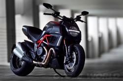 Ducati Diavel Carbon #12