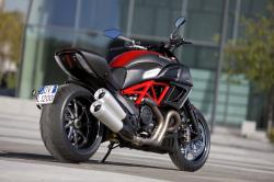 Ducati Diavel Carbon 2012 #12