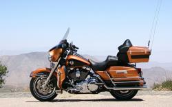 Harley-Davidson Electra Glide Road King Classic #3