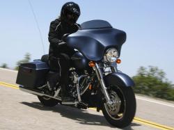 Harley-Davidson FLHX Street Glide #12