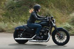 Harley-Davidson Sportster Iron 883 Dark Custom #5