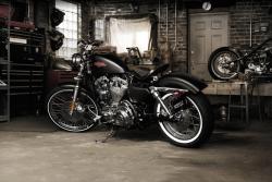 Harley-Davidson Sportster Seventy-Two Dark Custom #6