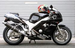 Yamaha FZR 400 RR #3