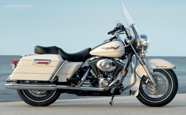 Harley-Davidson FLHP Road King Fire Rescue