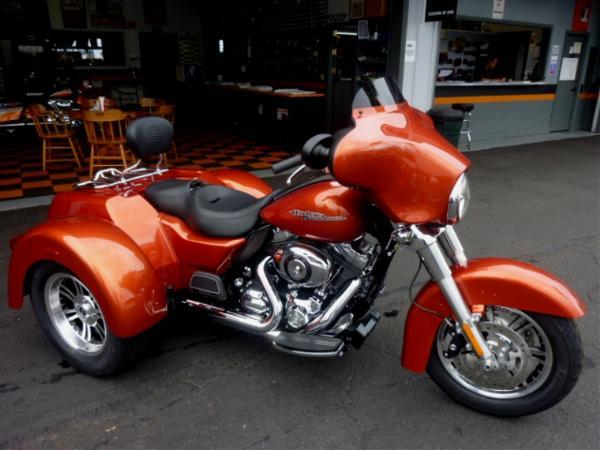 Harley-Davidson FLHXXX Street Glide Trike