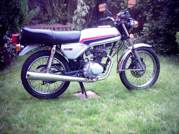 Honda CB100N 1981 #1