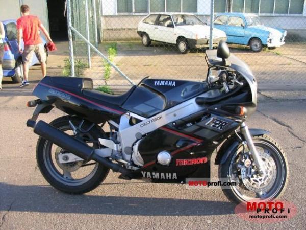 1991 Yamaha FZR 600 (reduced effect)