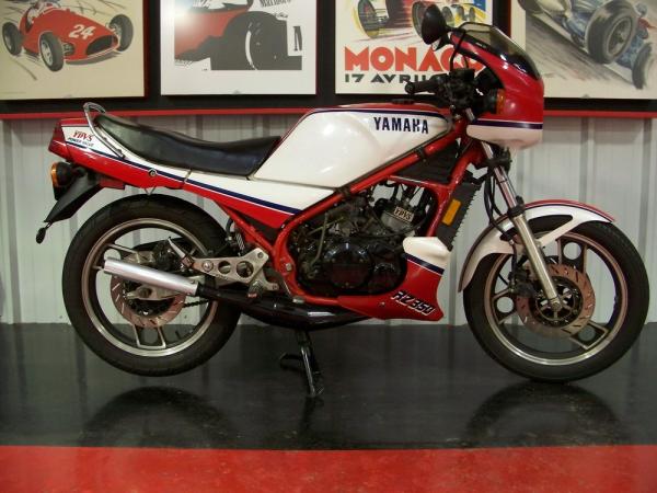 1987 Yamaha RD 350 (reduced effect)