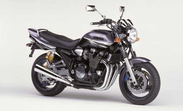 Yamaha XJR 1300 2002 #1