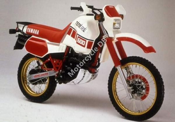 1985 Yamaha XT 600 Tenere (reduced effect)