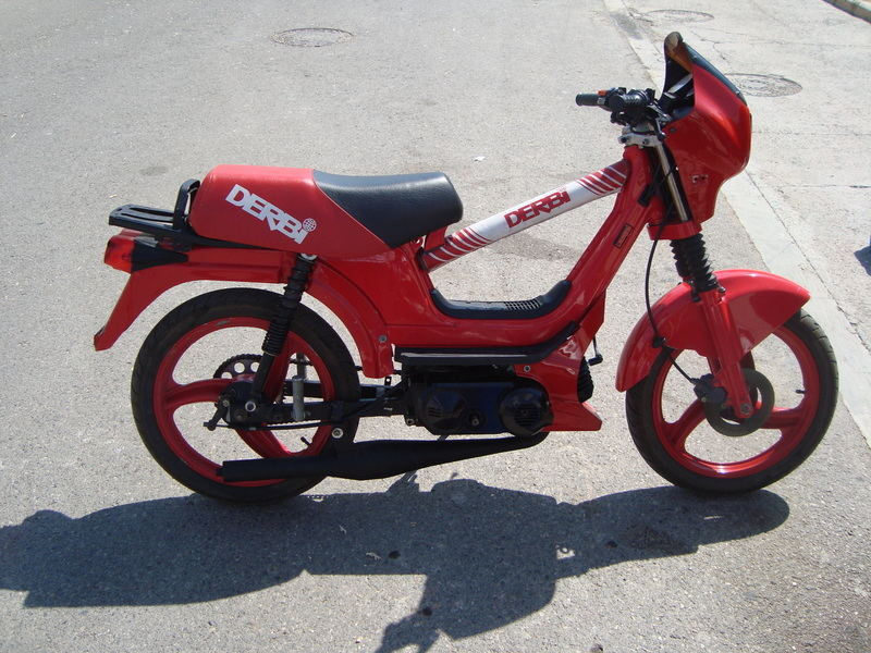 File:Derbi Variant SLE Boton Rojo 1980.JPG - Wikimedia Commons