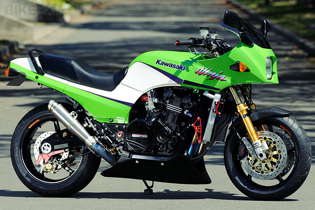 Kawasaki GPZ900R #4