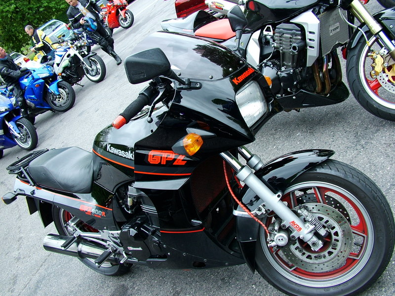 Kawasaki GPZ900R #6