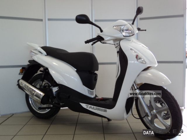 Tauris Avenida 125 4T: a good example of urban scooter #7