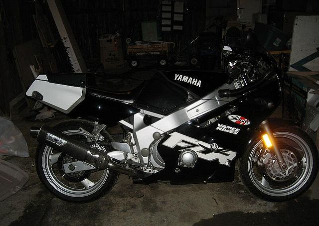 Yamaha FZR 600 1999 #4